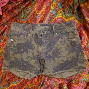 American eagle outfitters size 00 paisley shorts